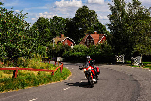 Mit dem Motorrad wie durch Bullerbü
